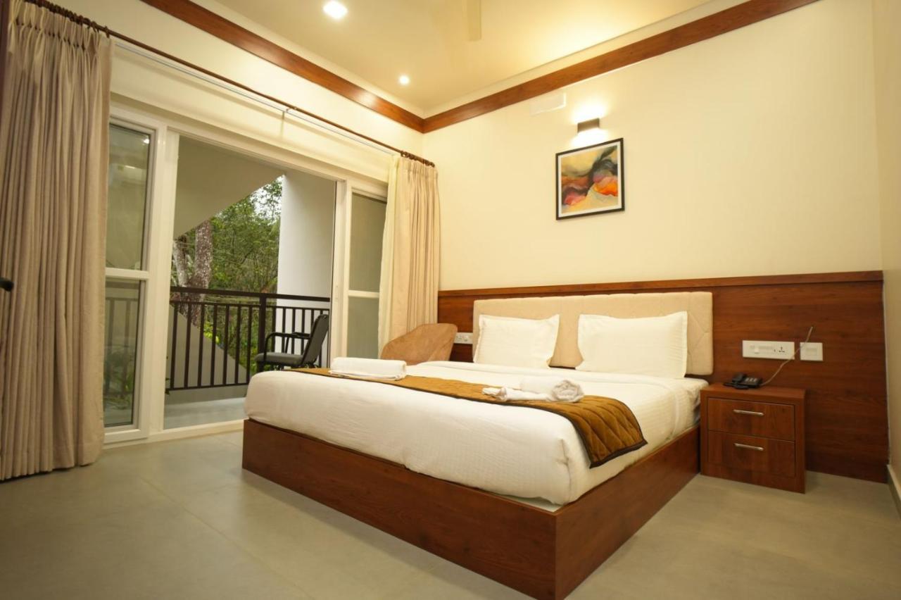 Hotel Royalton Residency à Mundakāyam Extérieur photo