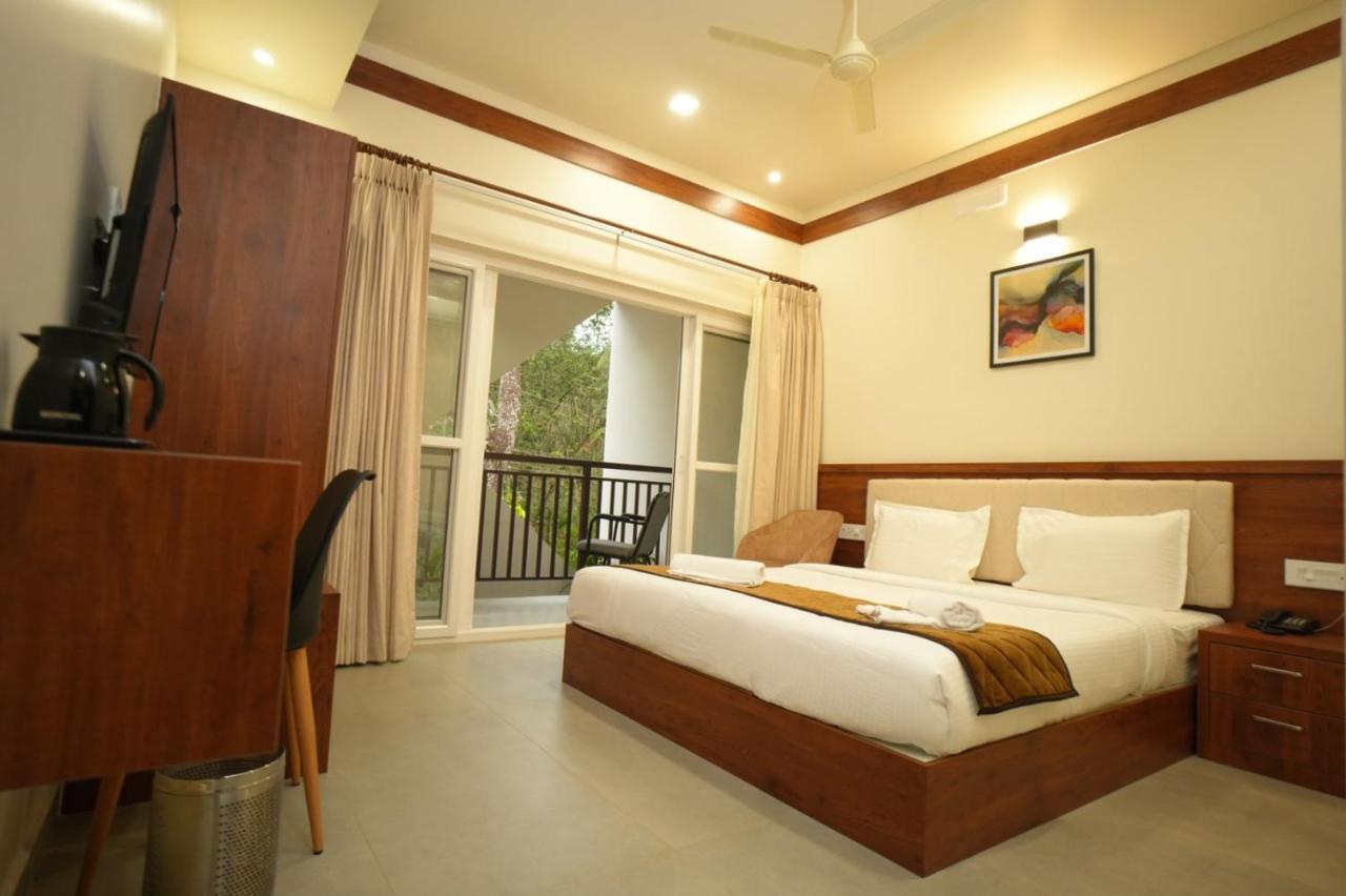Hotel Royalton Residency à Mundakāyam Extérieur photo