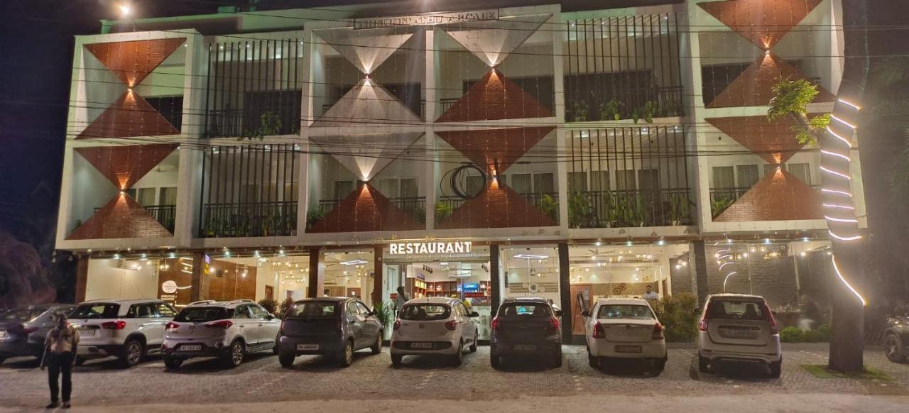 Hotel Royalton Residency à Mundakāyam Extérieur photo