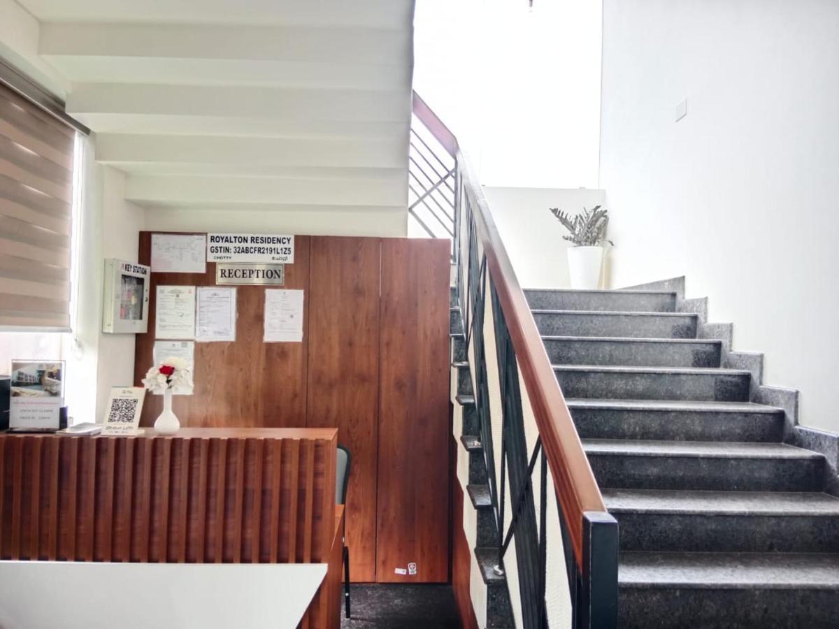 Hotel Royalton Residency à Mundakāyam Extérieur photo