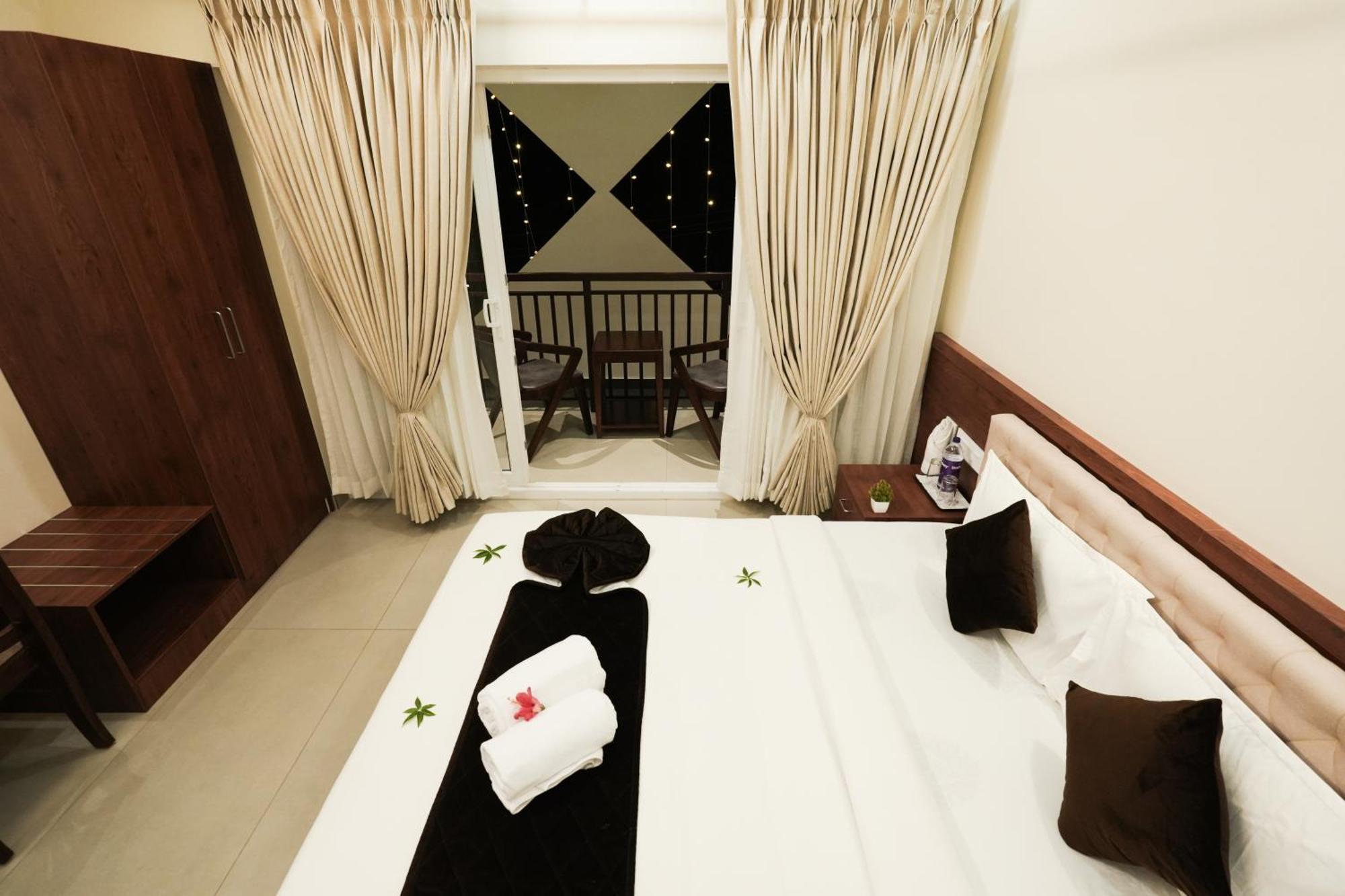 Hotel Royalton Residency à Mundakāyam Extérieur photo