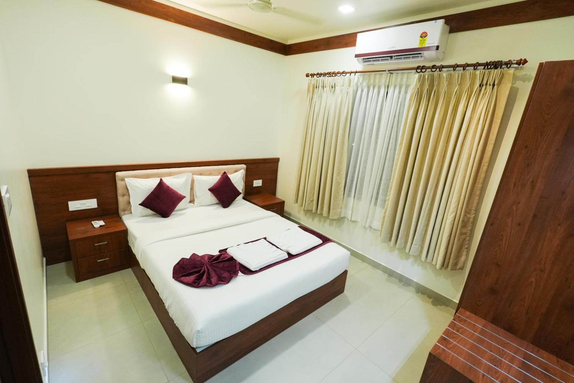 Hotel Royalton Residency à Mundakāyam Extérieur photo